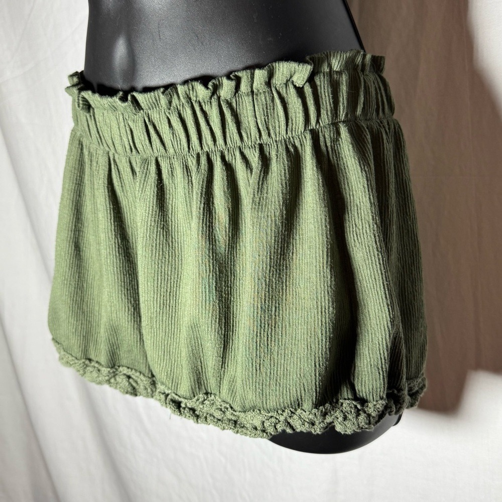 Women's Olive Green Waffle Knit Fairy Shorts Crochet Lace Trim Size Small - Picture 3 of 9